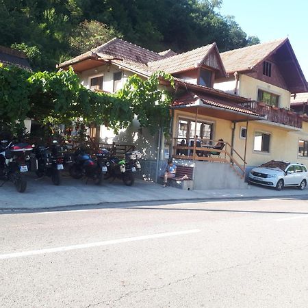 Casa Dina Hotel Băile Herculane Eksteriør billede